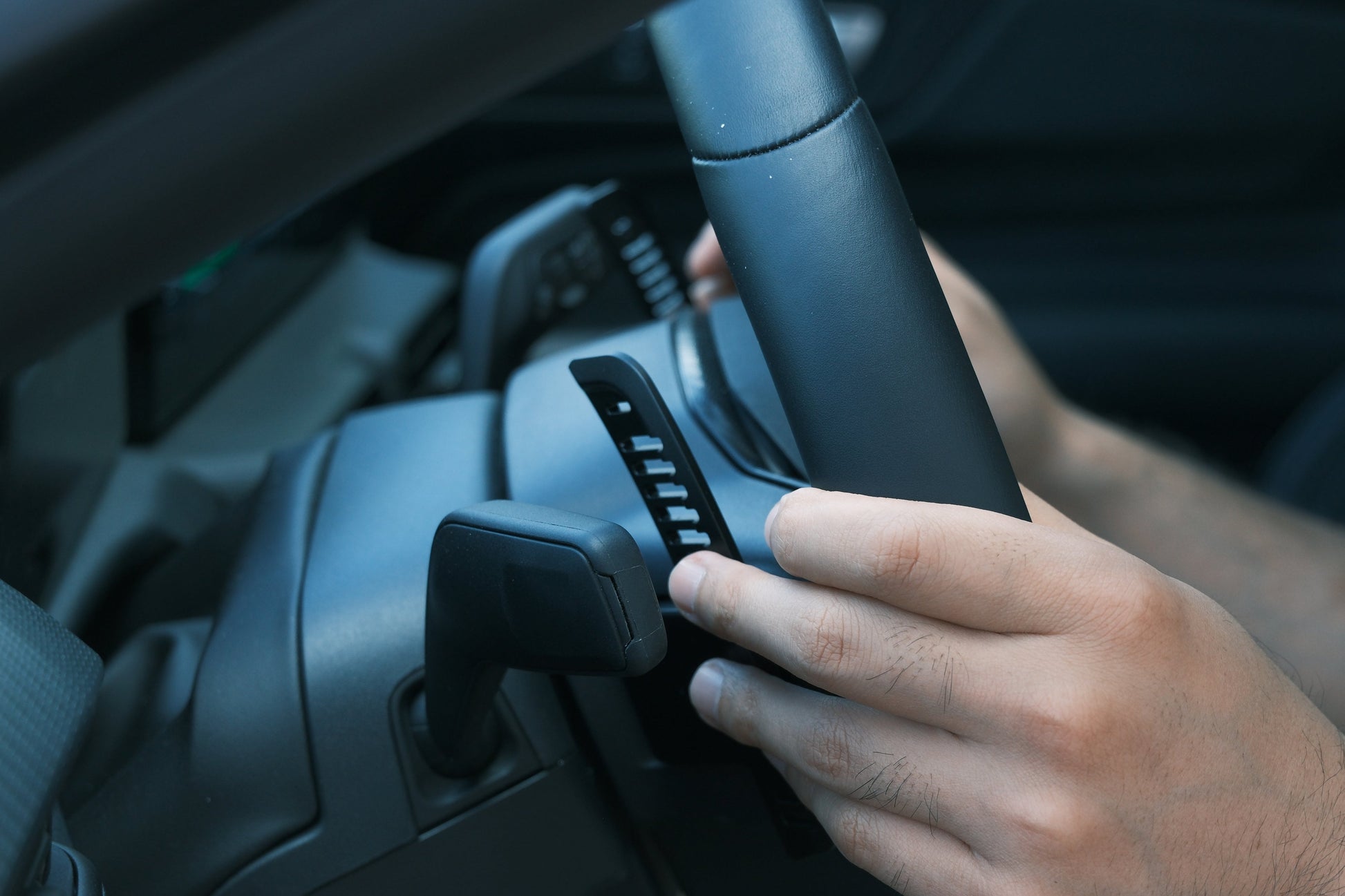 Recon shift paddles for Ford Mustang S650, both finishes