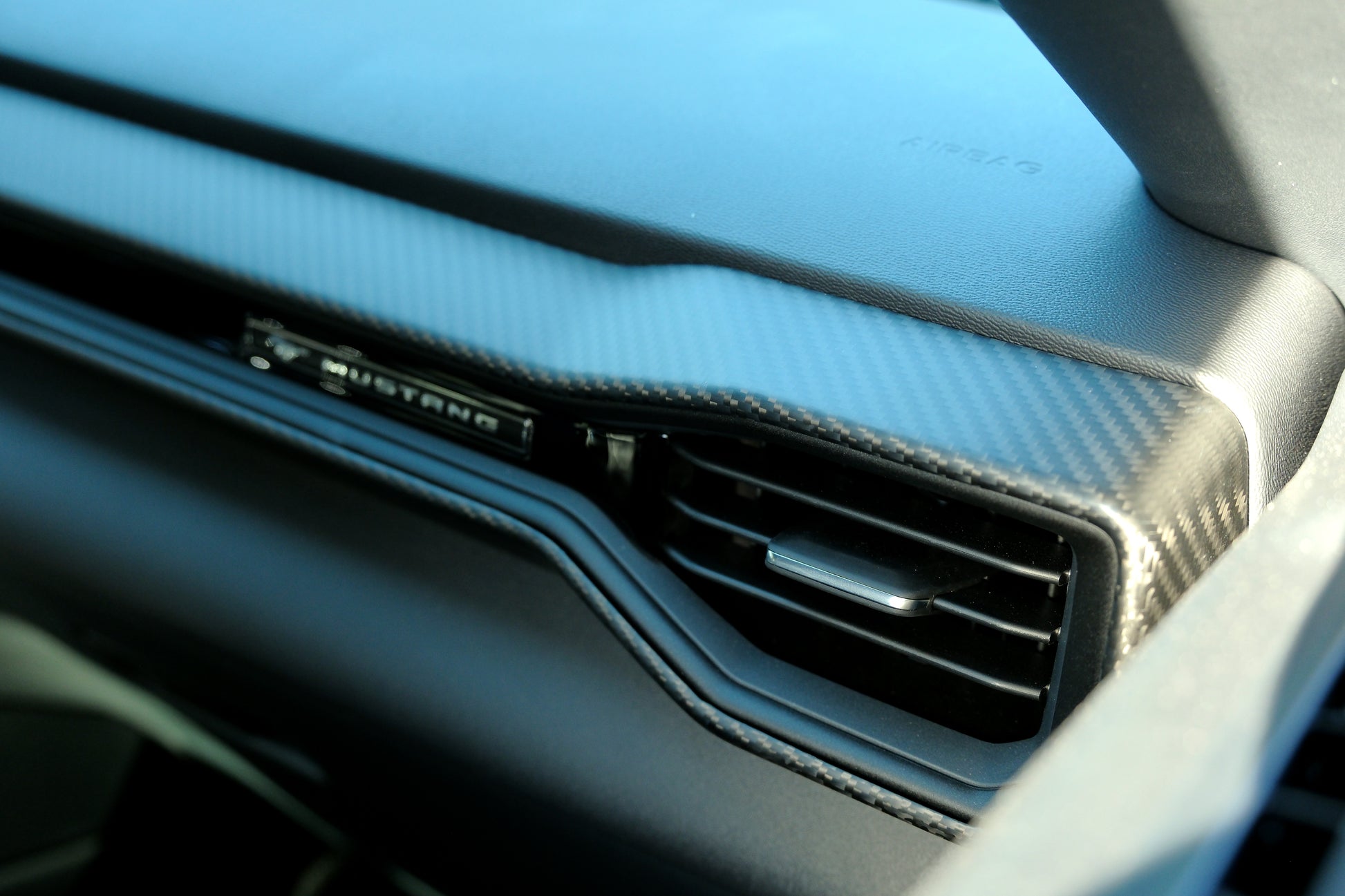 Carbon fiber door trim insert for Ford Mustang S650