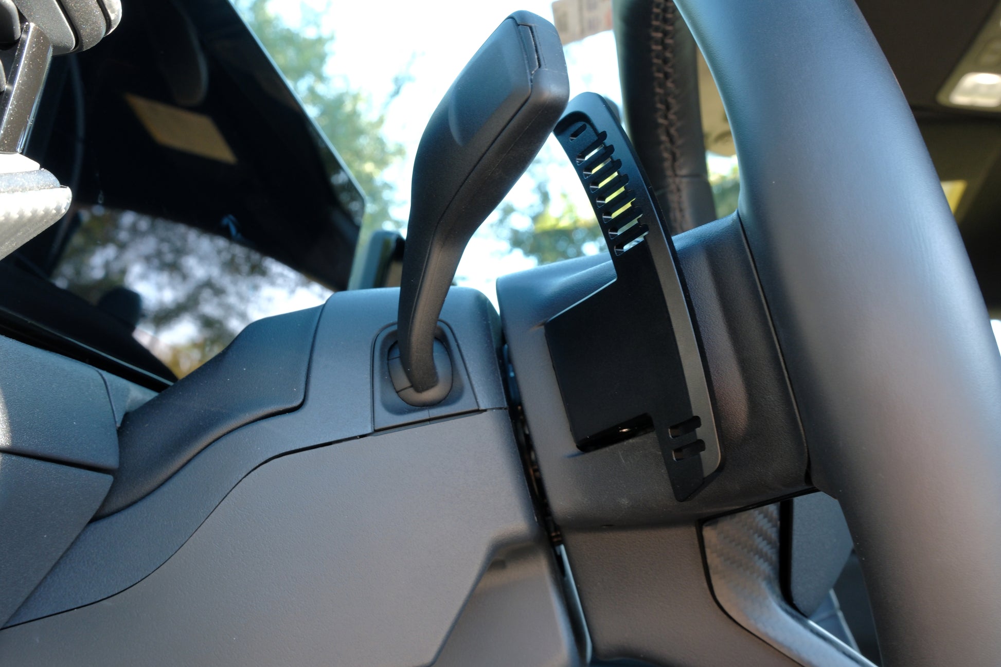 Natural aluminum shift paddles fitted to Mustang S650